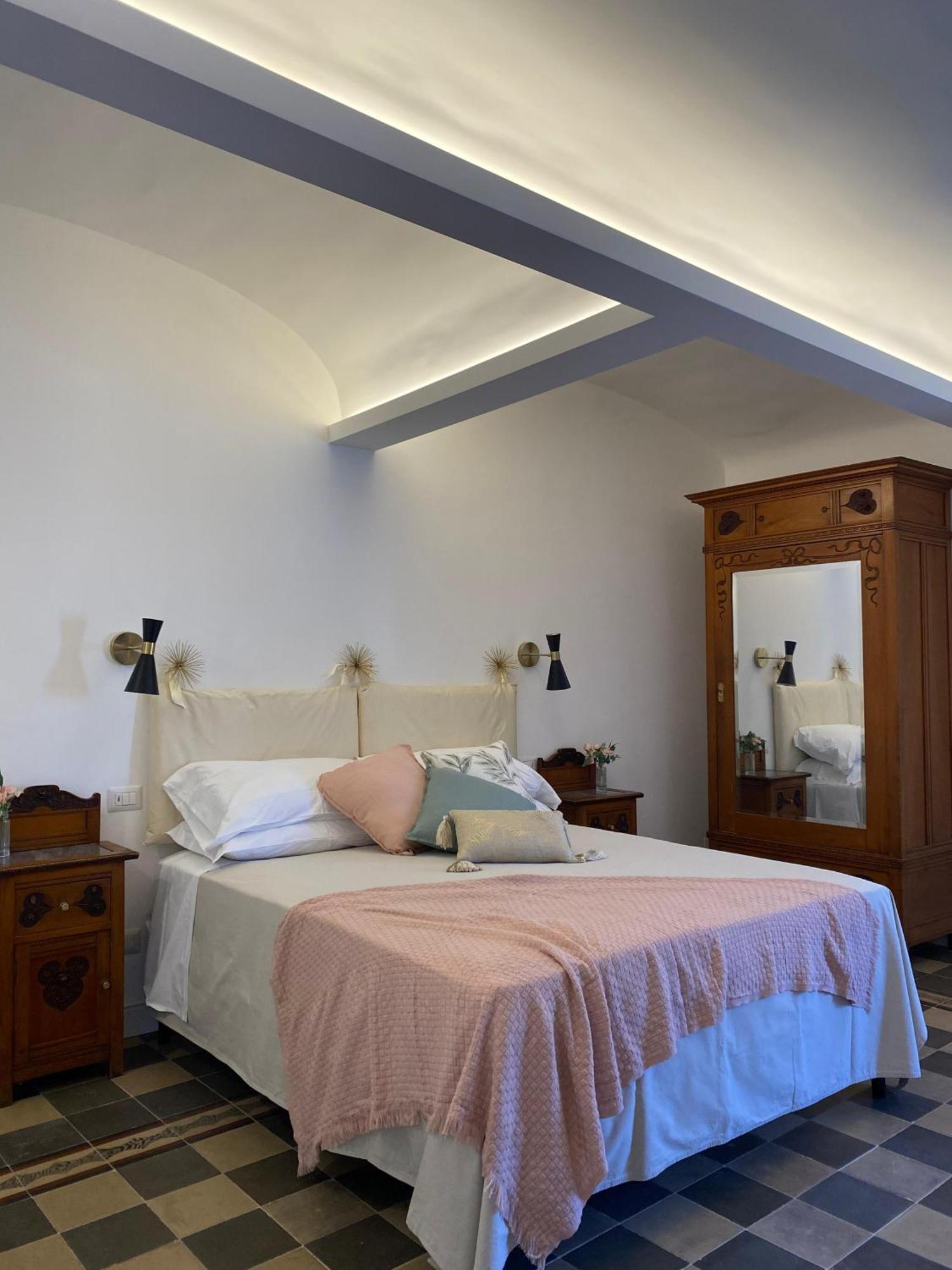 Dimora Dei Minoriti Bed & Breakfast Катания Екстериор снимка