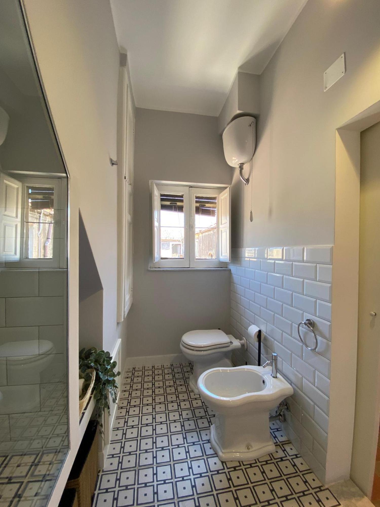Dimora Dei Minoriti Bed & Breakfast Катания Екстериор снимка
