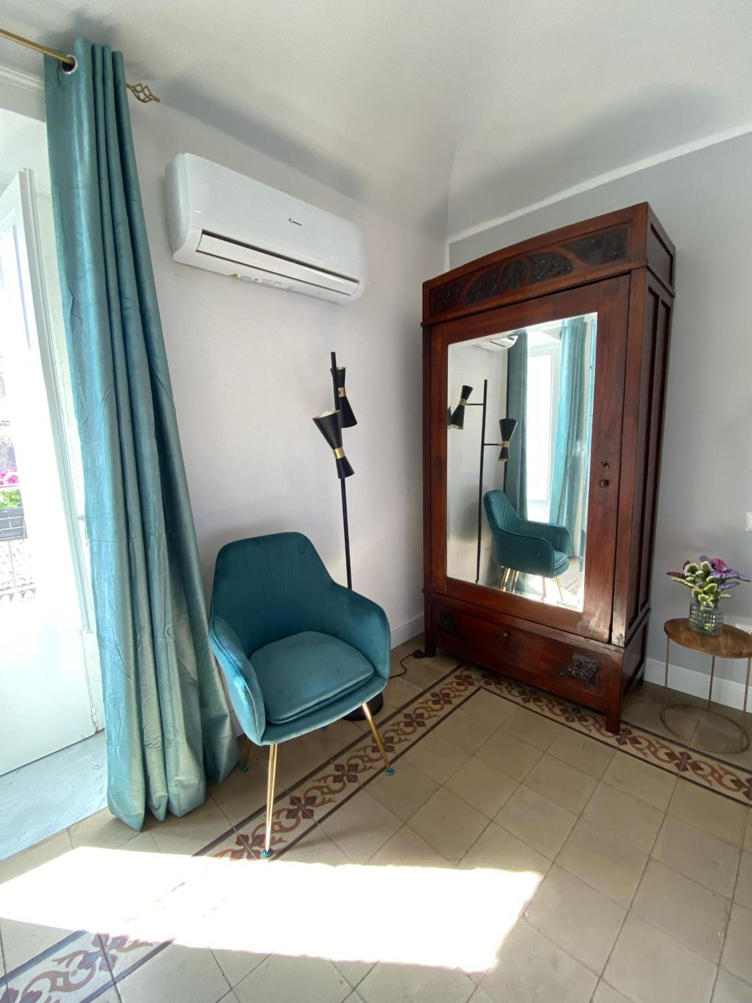 Dimora Dei Minoriti Bed & Breakfast Катания Екстериор снимка