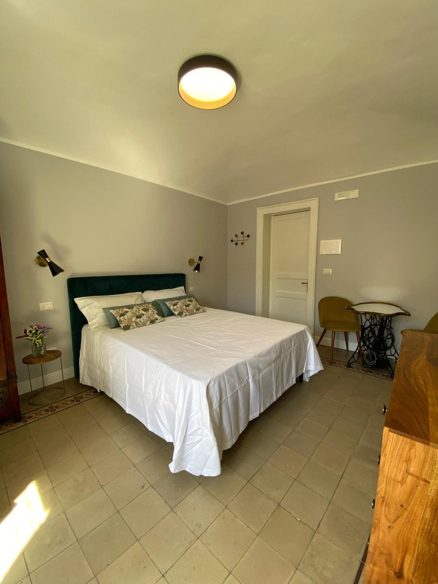 Dimora Dei Minoriti Bed & Breakfast Катания Екстериор снимка