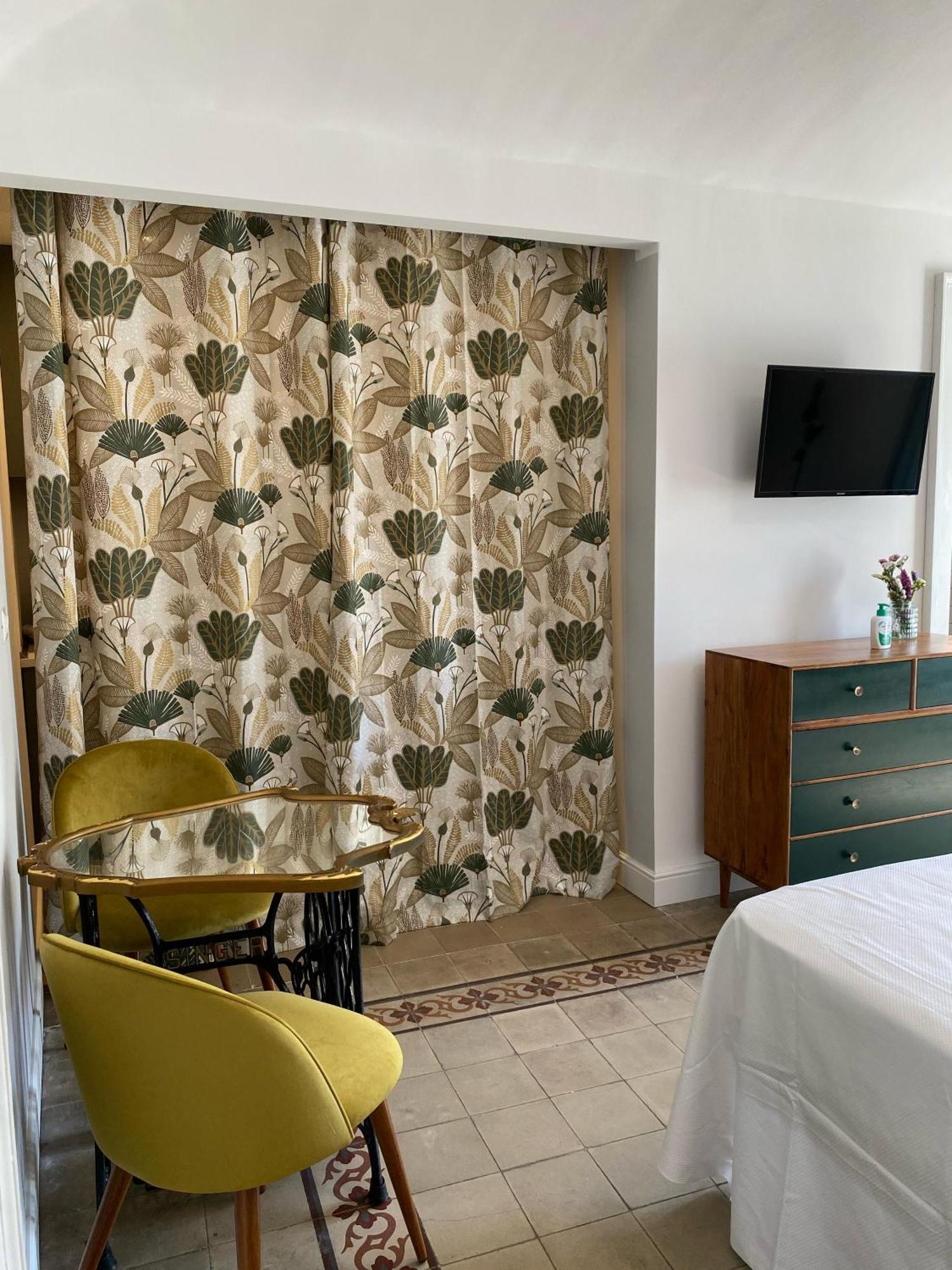 Dimora Dei Minoriti Bed & Breakfast Катания Екстериор снимка
