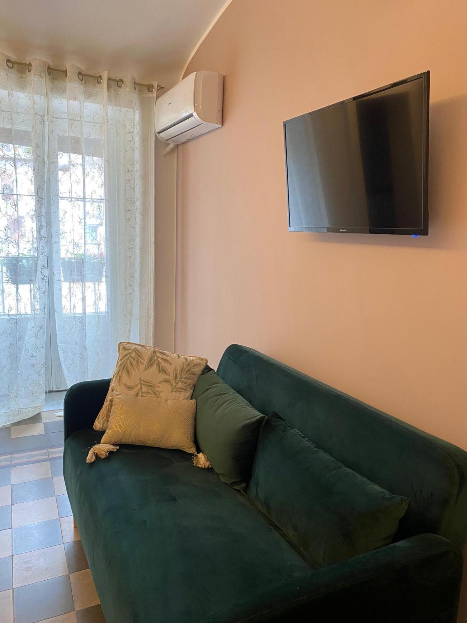 Dimora Dei Minoriti Bed & Breakfast Катания Екстериор снимка